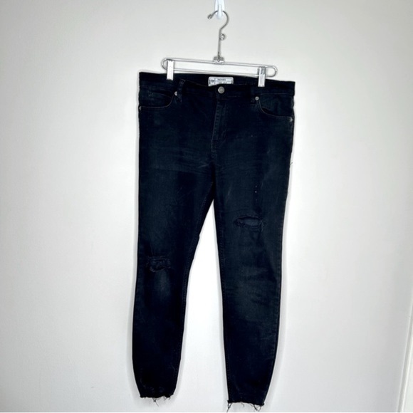Free People High Rise Stretch Skinny Distressed Jeans Raw Hem Black Size 28 - Picture 2 of 11